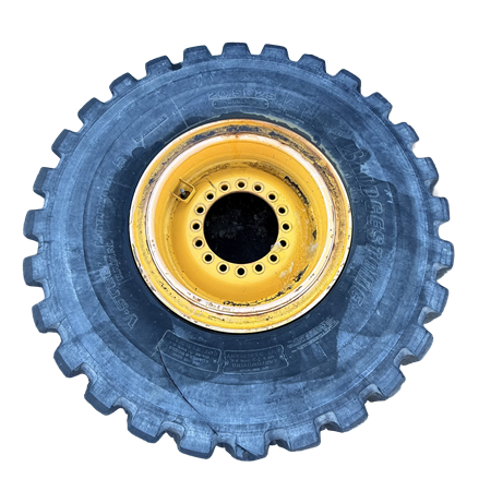 Däck på fälg 20,5x25
